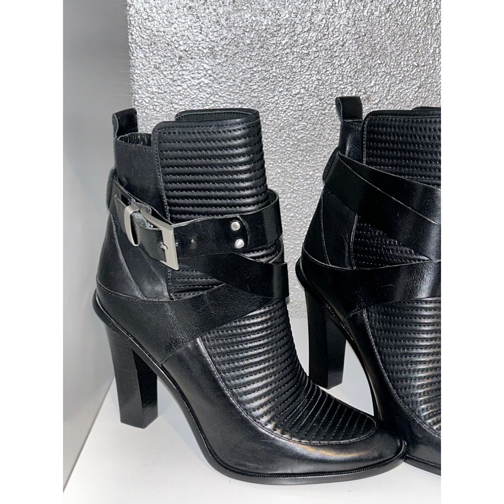 Rachel Zoe Sanderson Moto Edgy Preppy Old Money Calfskin Leather Heeled Boots